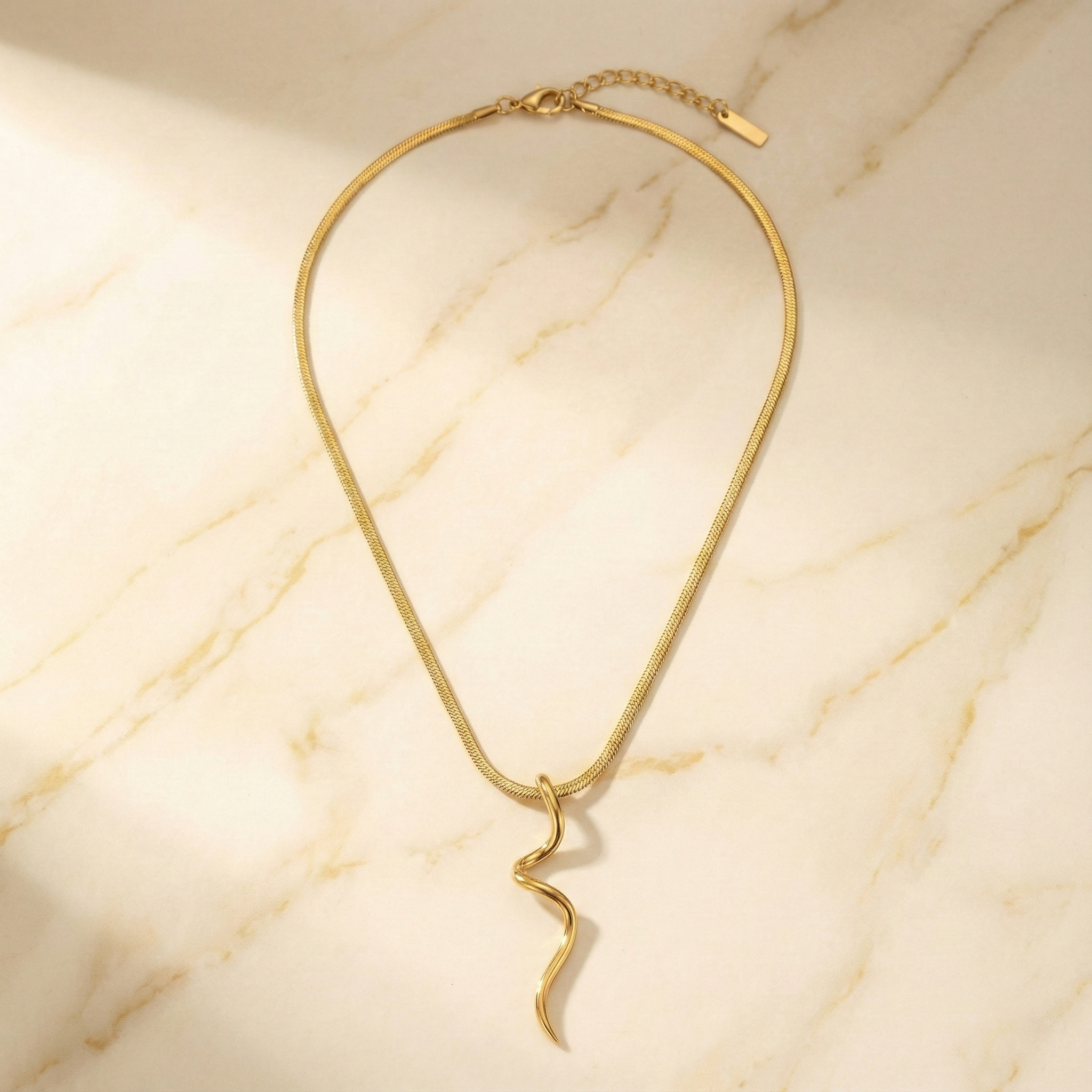 Abstract Wavy Pendant Necklace