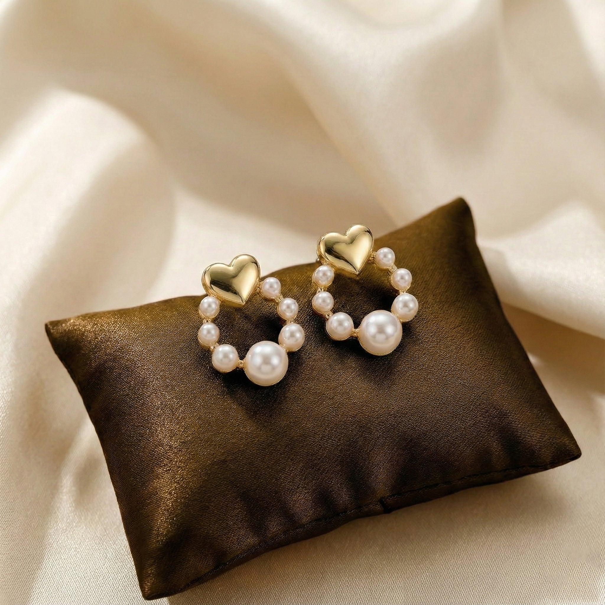 Oriana Pearl Hearts Earrings
