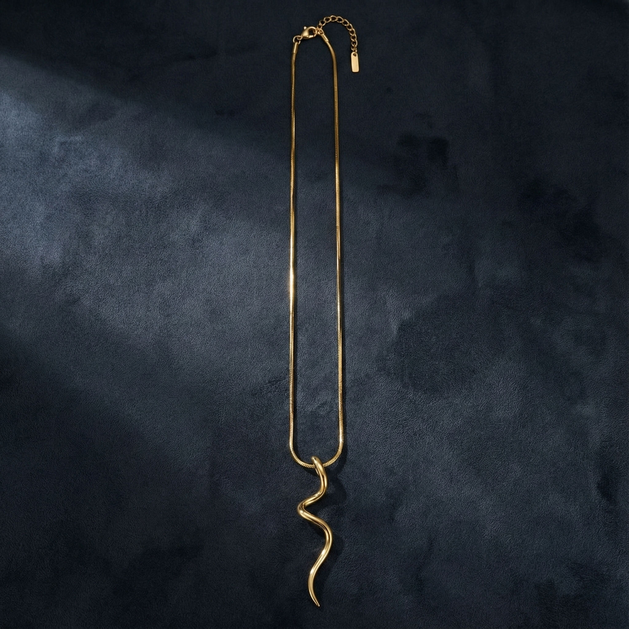 Abstract Wavy Pendant Necklace