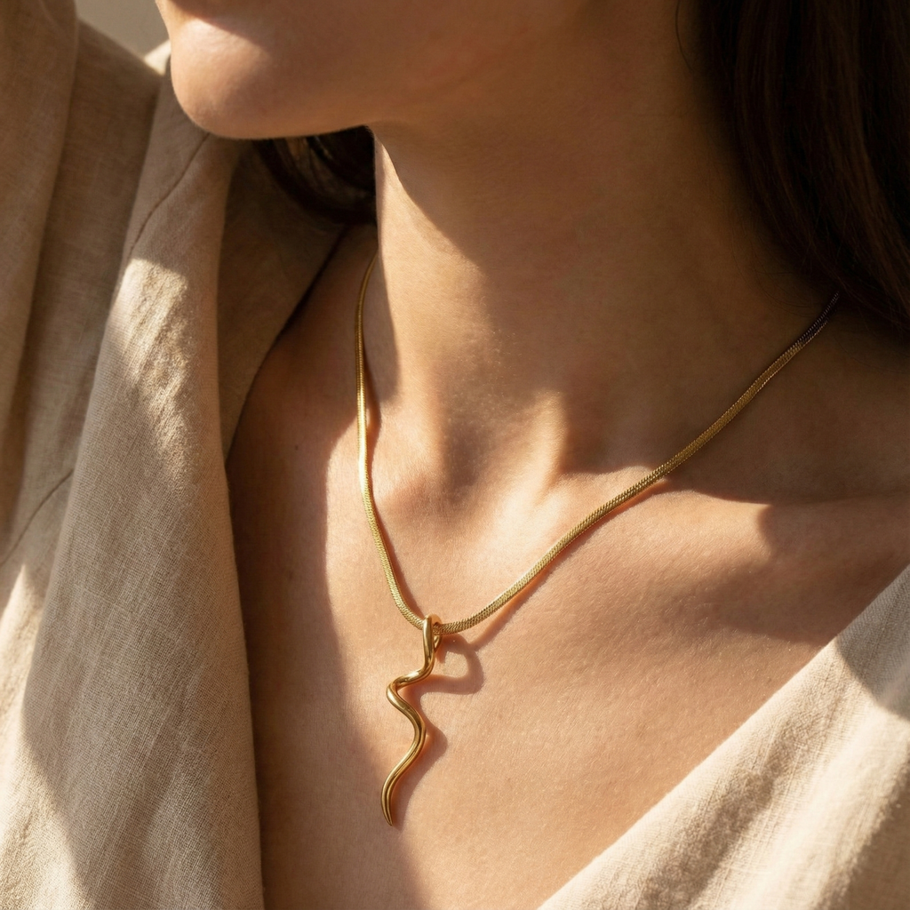 Abstract Wavy Pendant Necklace